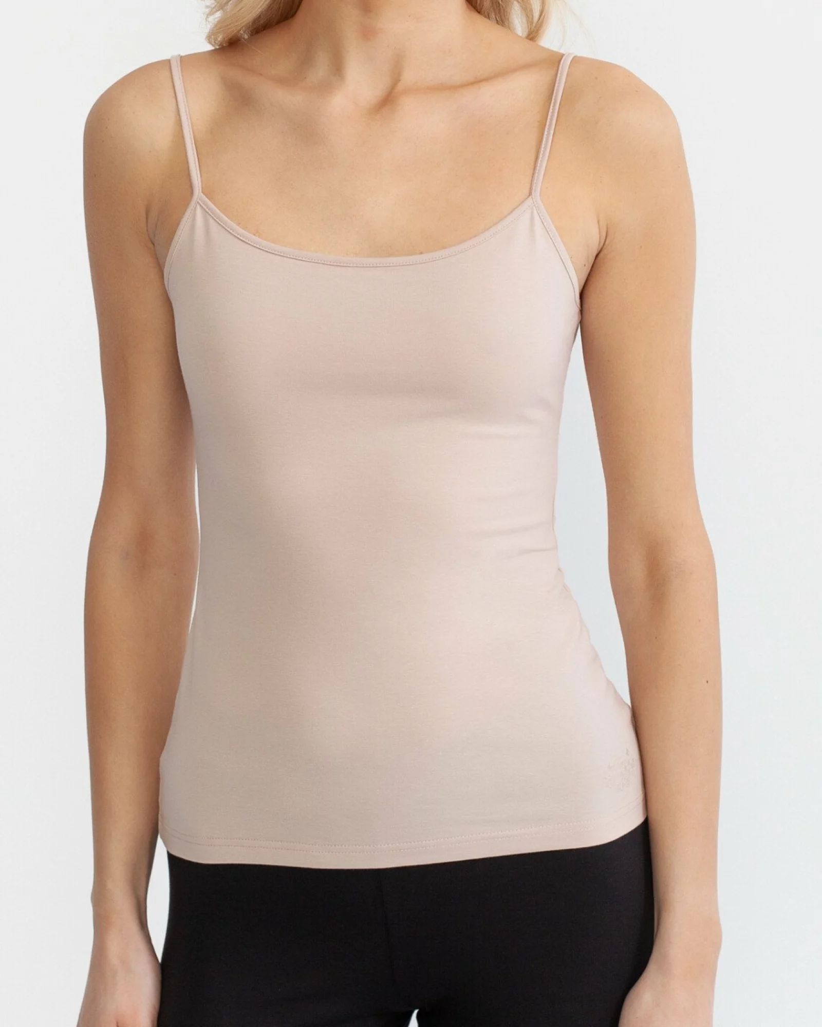 Maiou damă M.2002.Crem