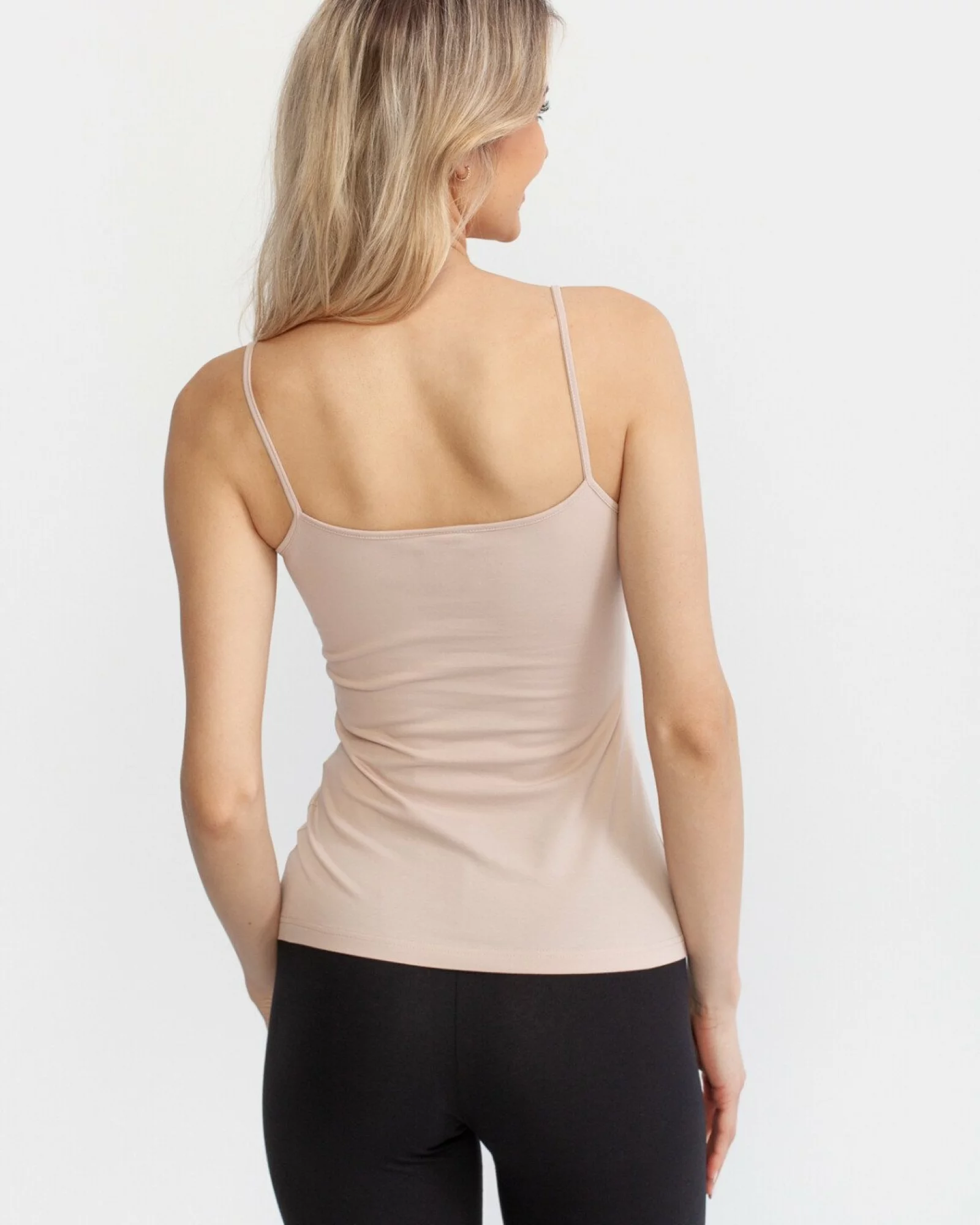 Maiou damă M.2002.Crem