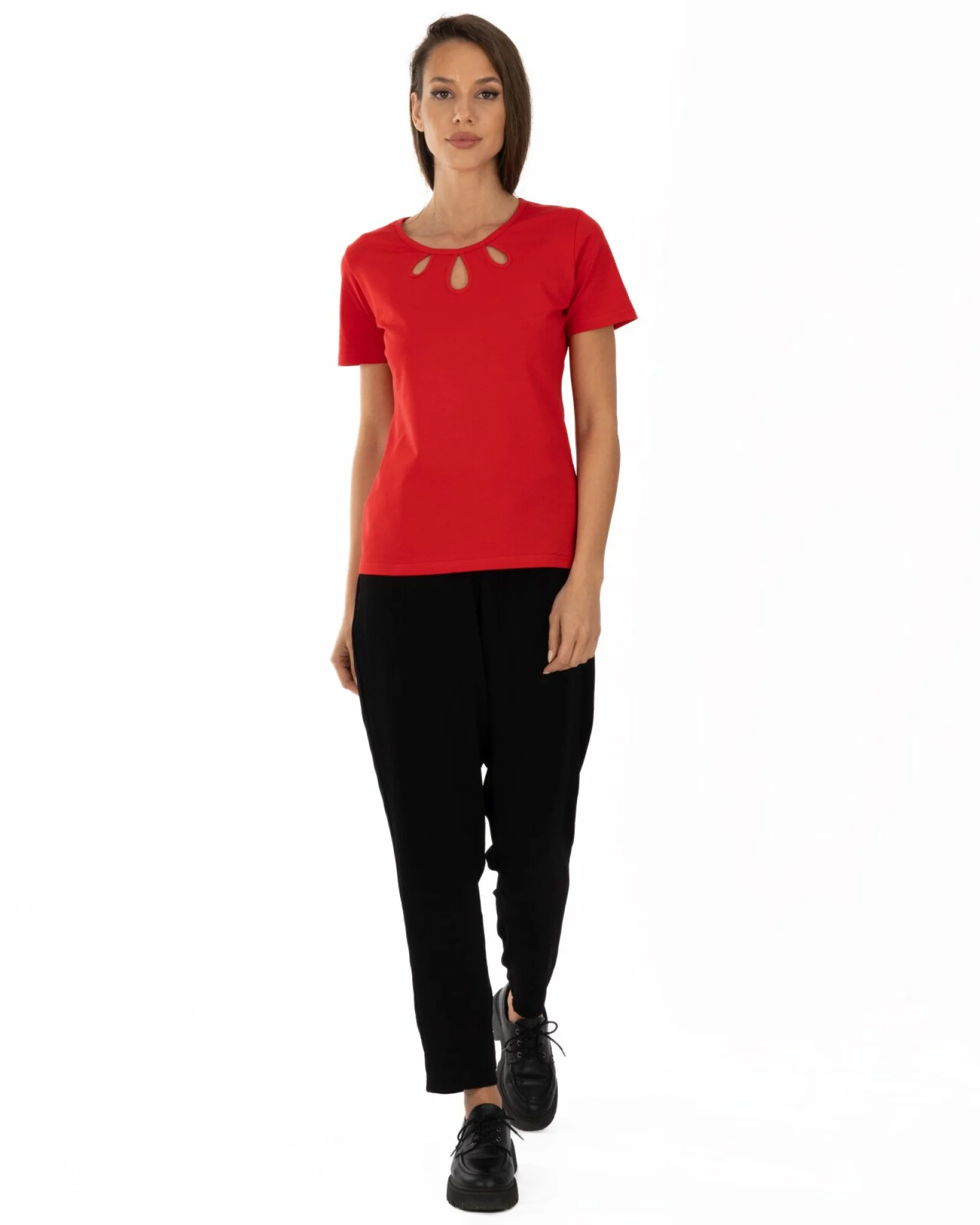 Tricou roșu bumbac elastan cu decupaj la decolteu