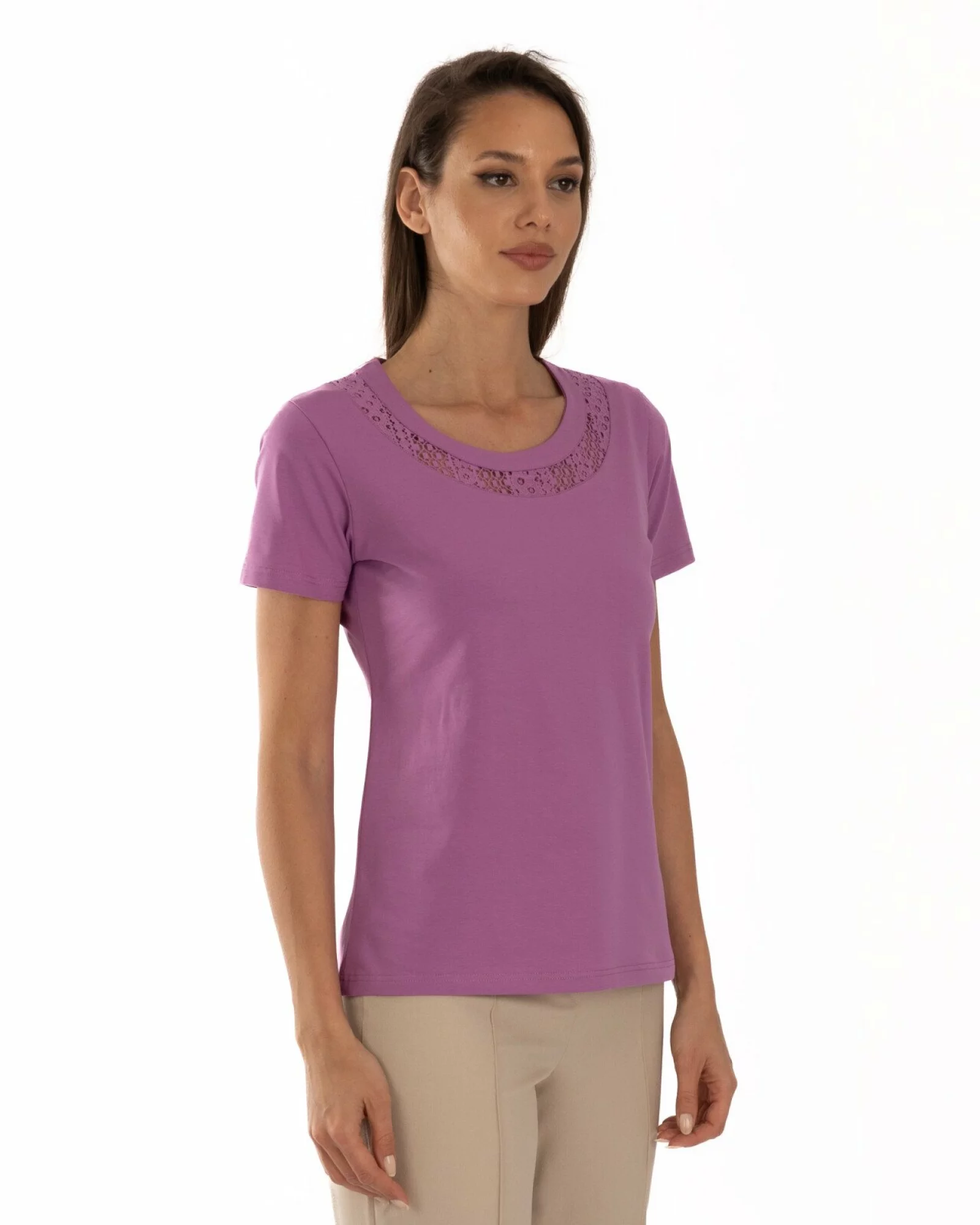 Tricou roz bumbac elastan cu dantelă la decolteu