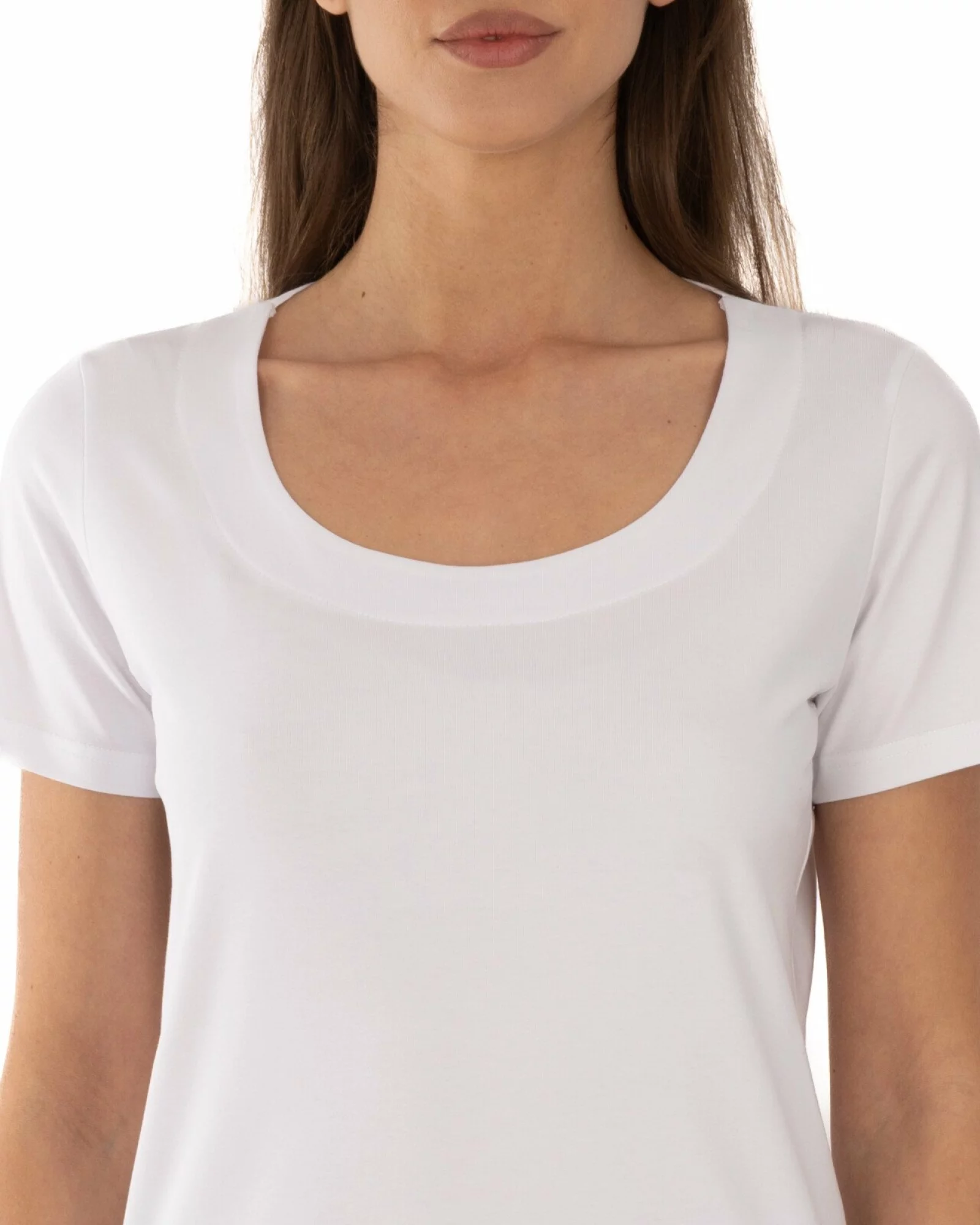 Tricou alb din bumbac elastan cu decolteu conturat deschis