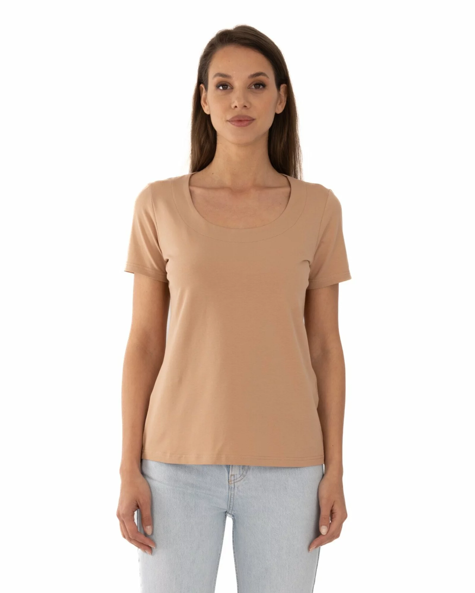 Tricou cappuccino din bumbac elastan cu decolteu conturat deschis