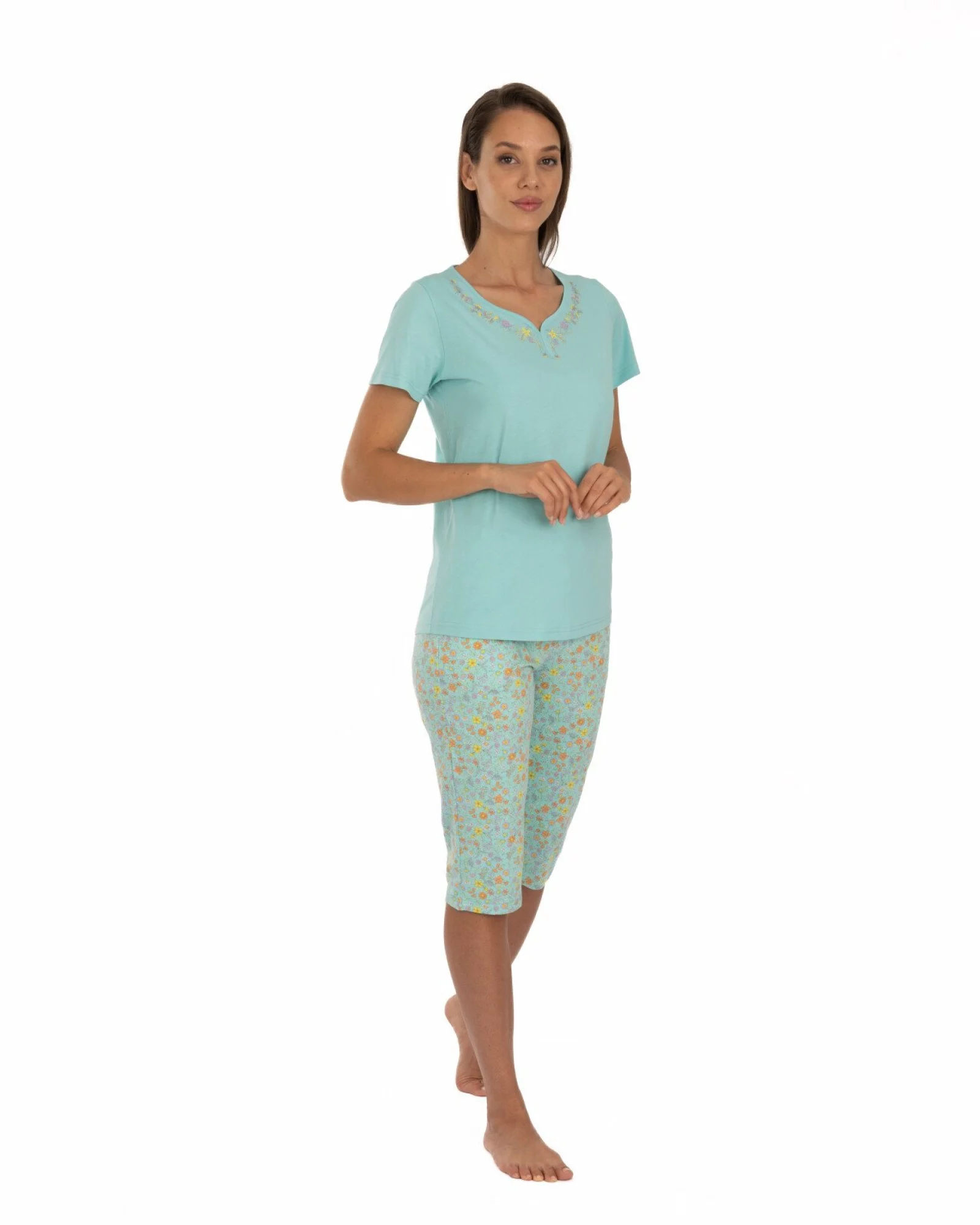 Pijama turcoaz deschis din bumbac cu decolteu decorat