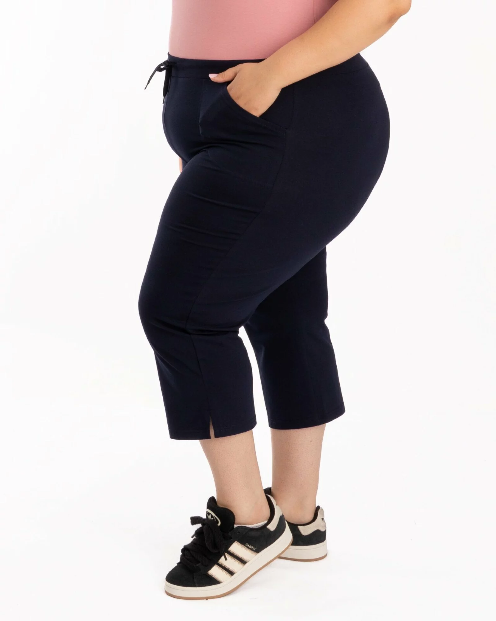 Pantaloni bleumarin 3/4 mărimi mari șliț lateral