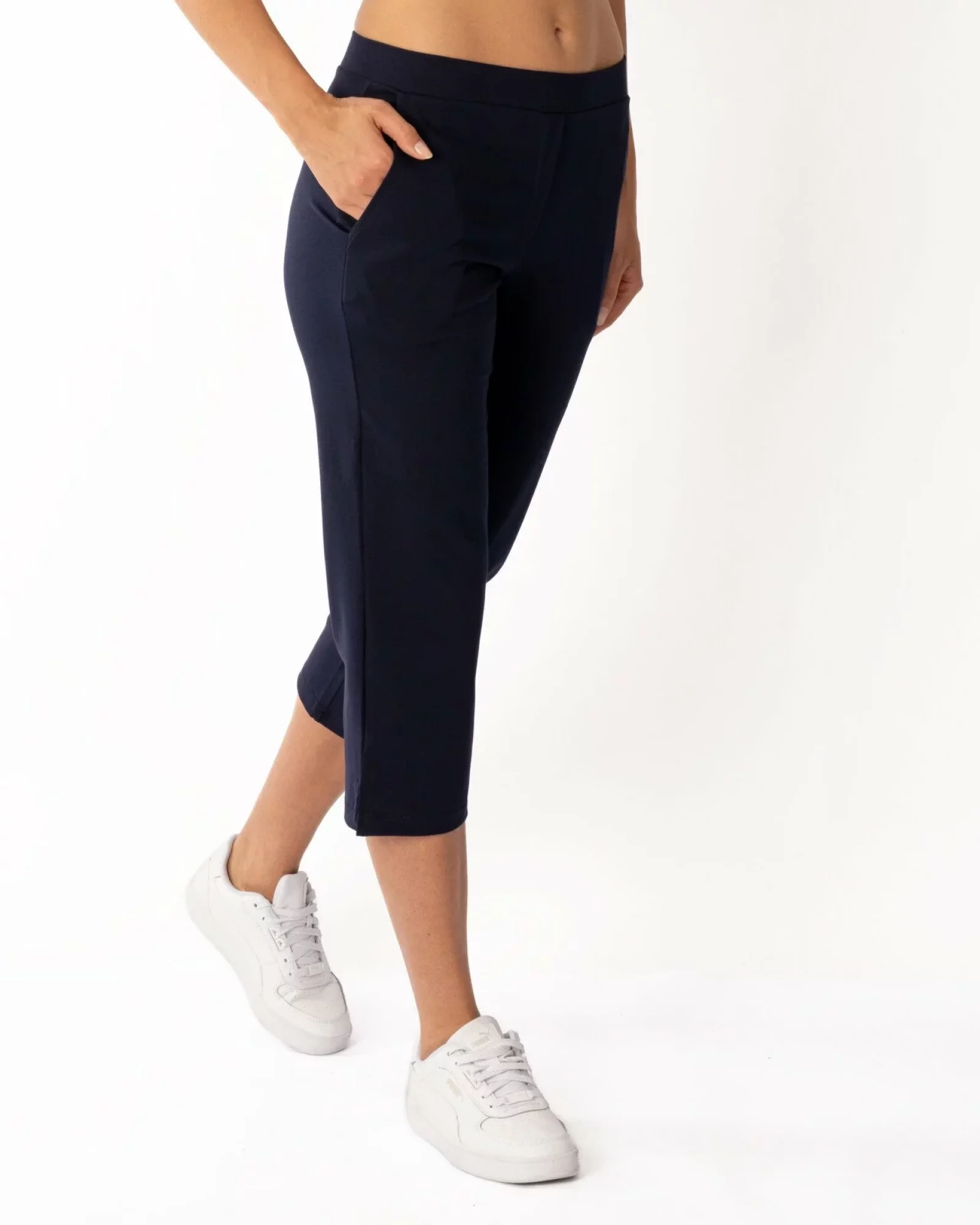 Pantaloni bleumarin 3/4 șliț lateral