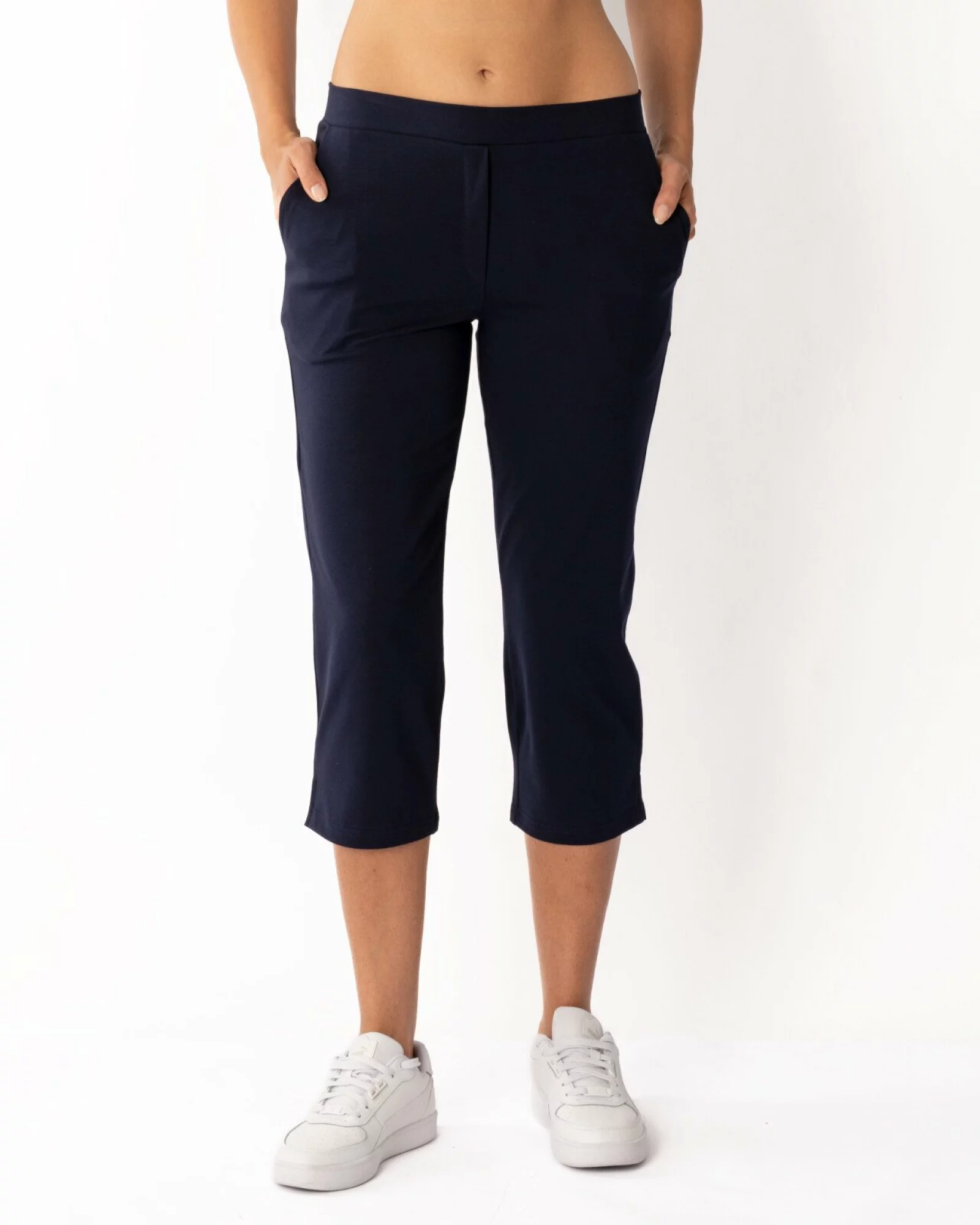 Pantaloni bleumarin 3/4 șliț lateral