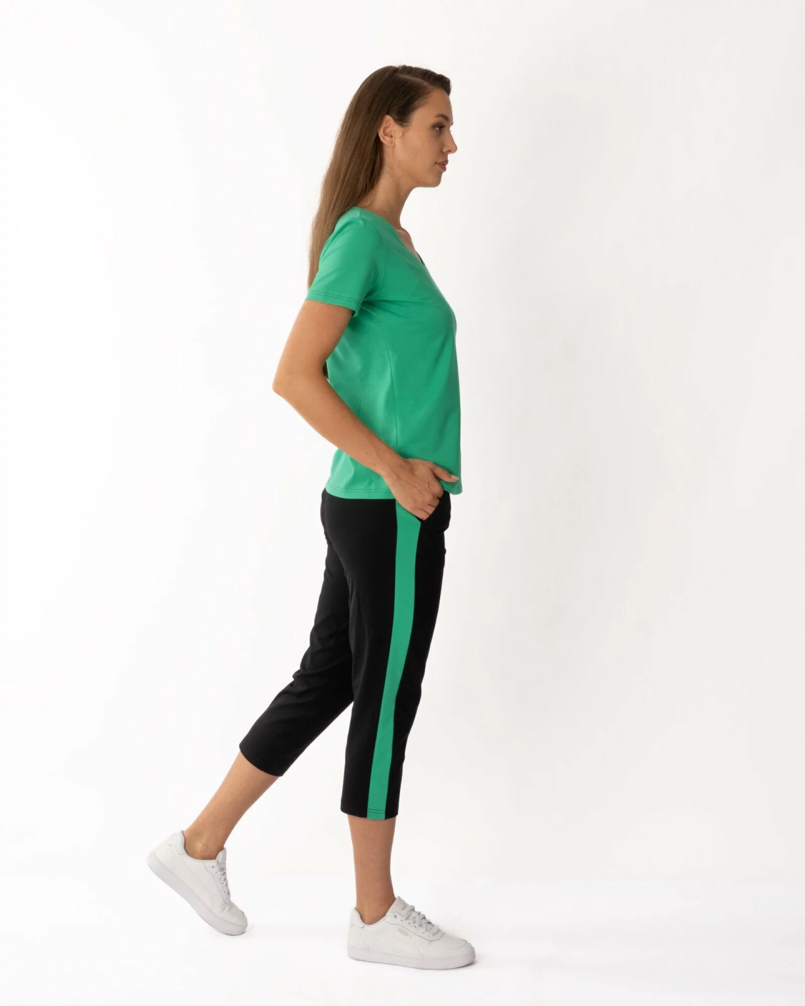 Pantaloni negri 3/4 inserție laterală verde