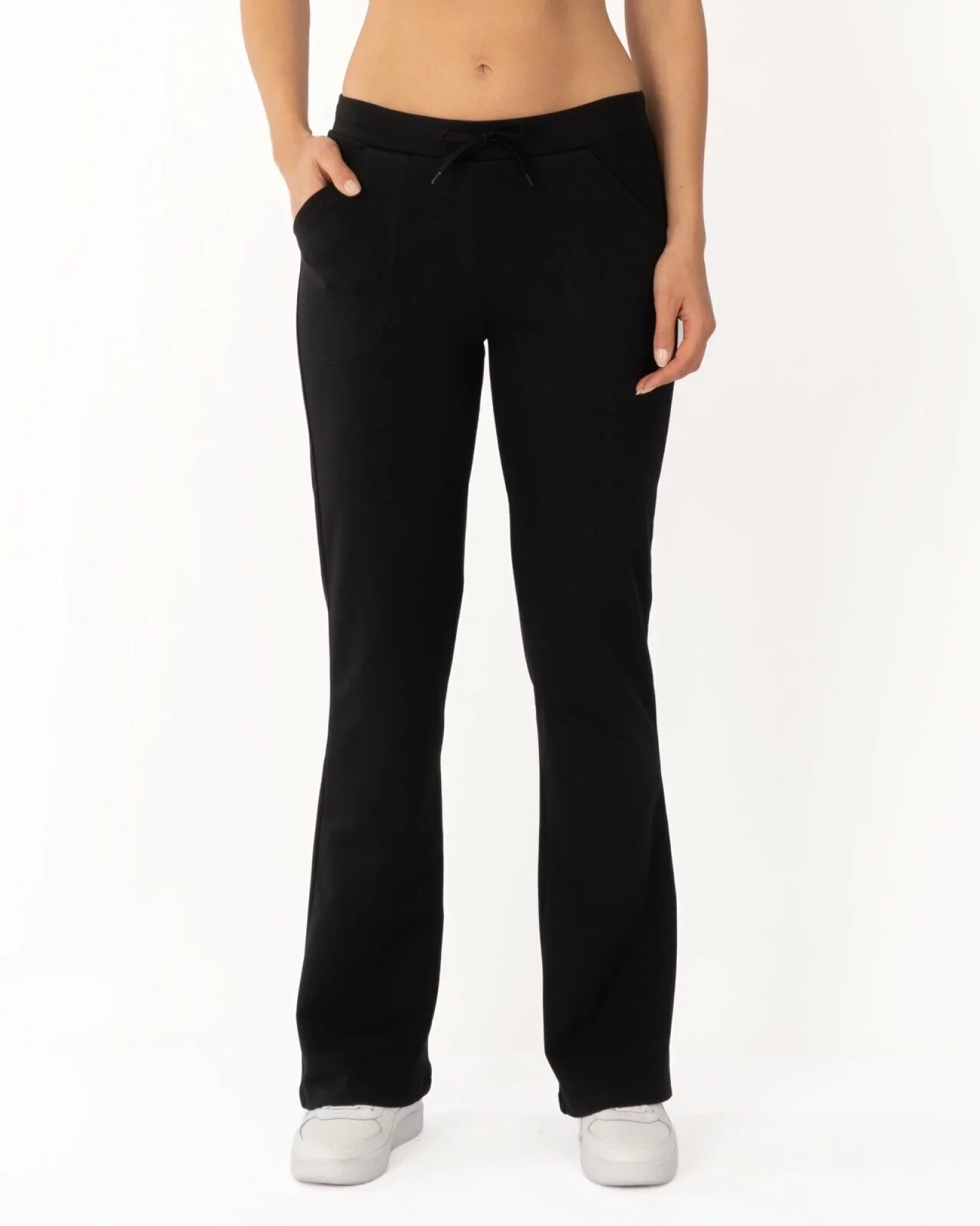 Pantaloni de trening negri evazați, interior buclat, cu buzunare aplicate