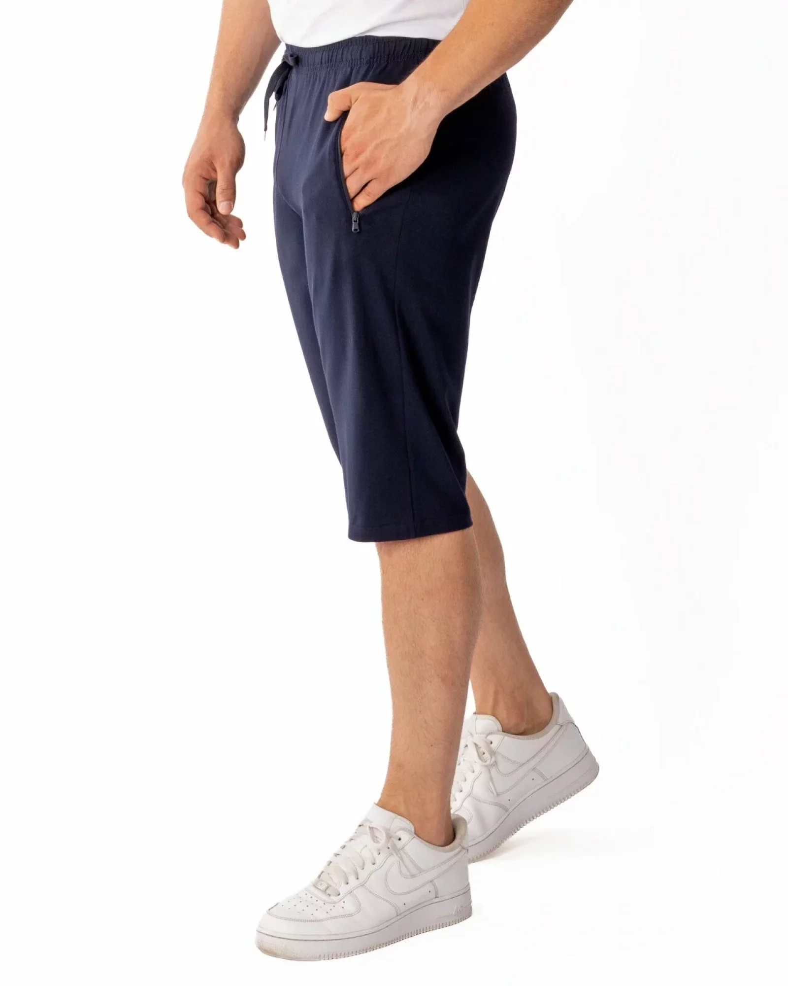 Pantaloni scurți bleumarin model clasic, buzunare cu fermoar