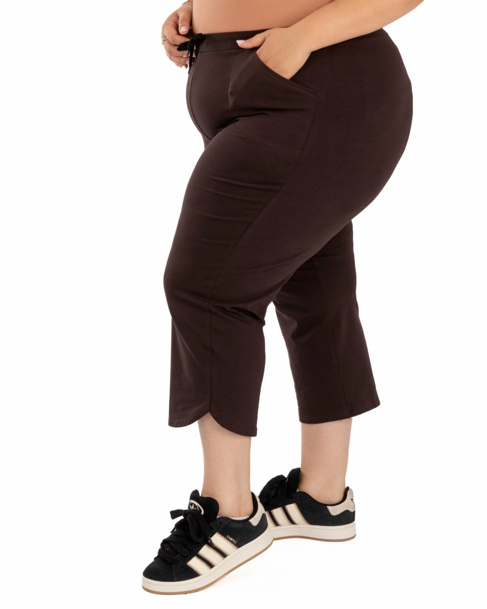 Pantaloni trei sferturi damă mărimi mari maro P.2217