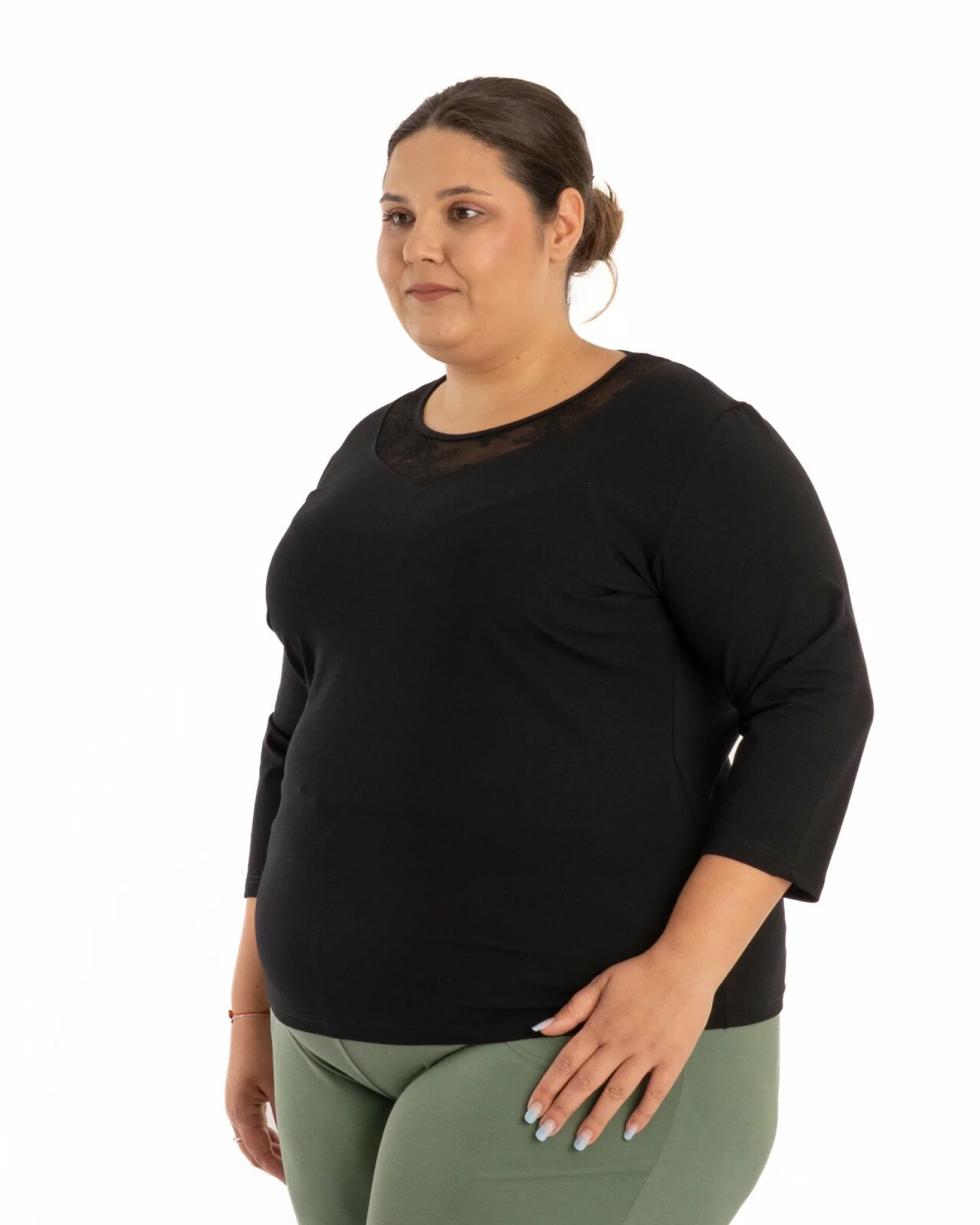 Bluză elegantă damă mărimi mari neagra cu dantela