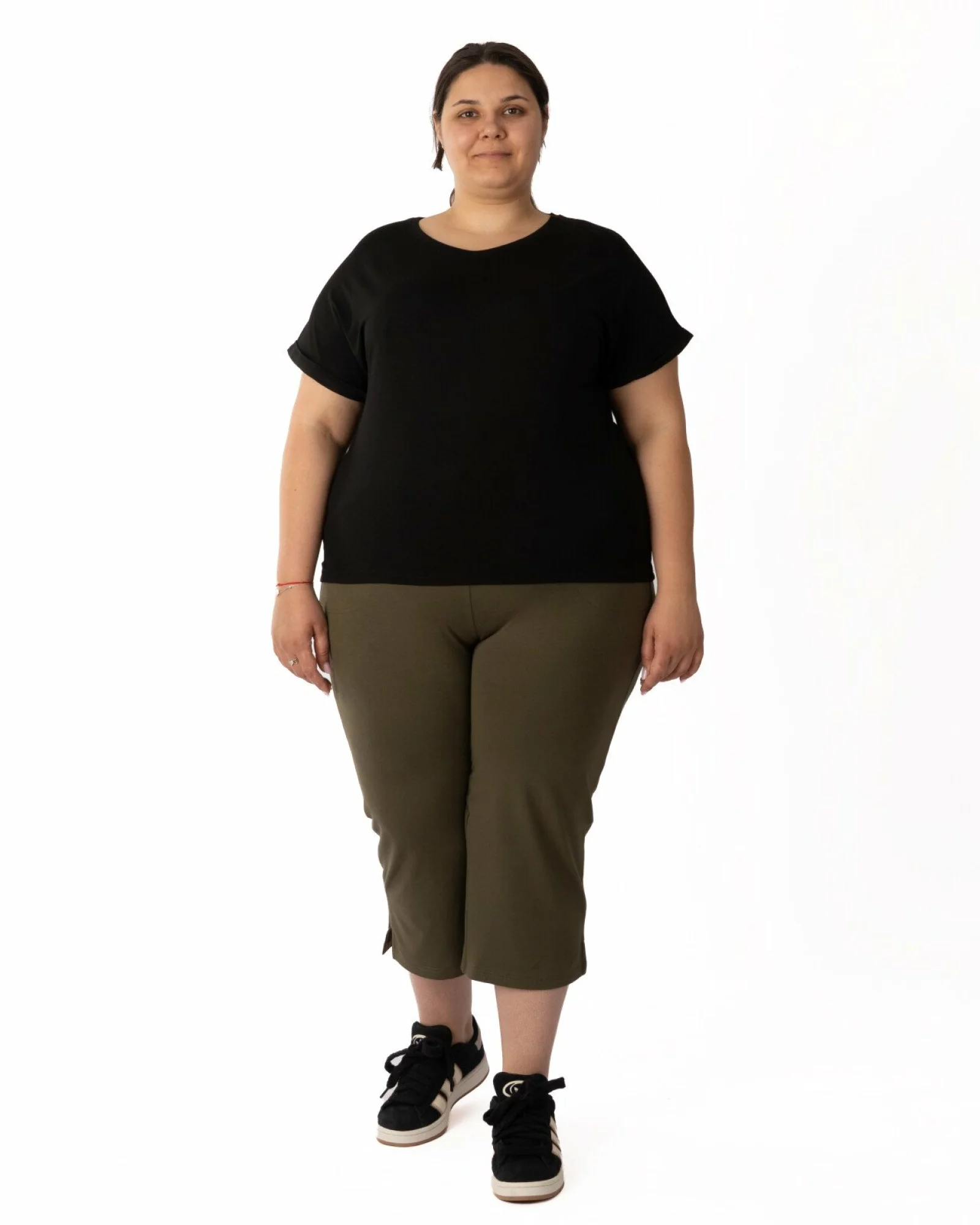 Pantaloni trei sferturi dama marimi mari kaki cu slit P.2215
